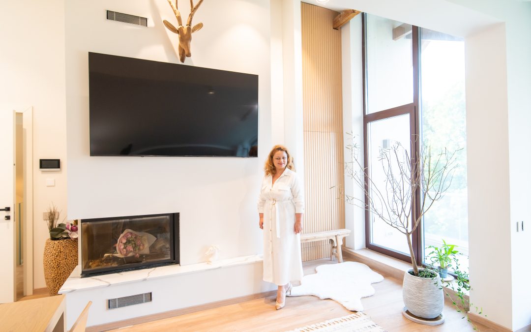 Refugiu Nordic Contemporan – O Poveste de Design și Lumină