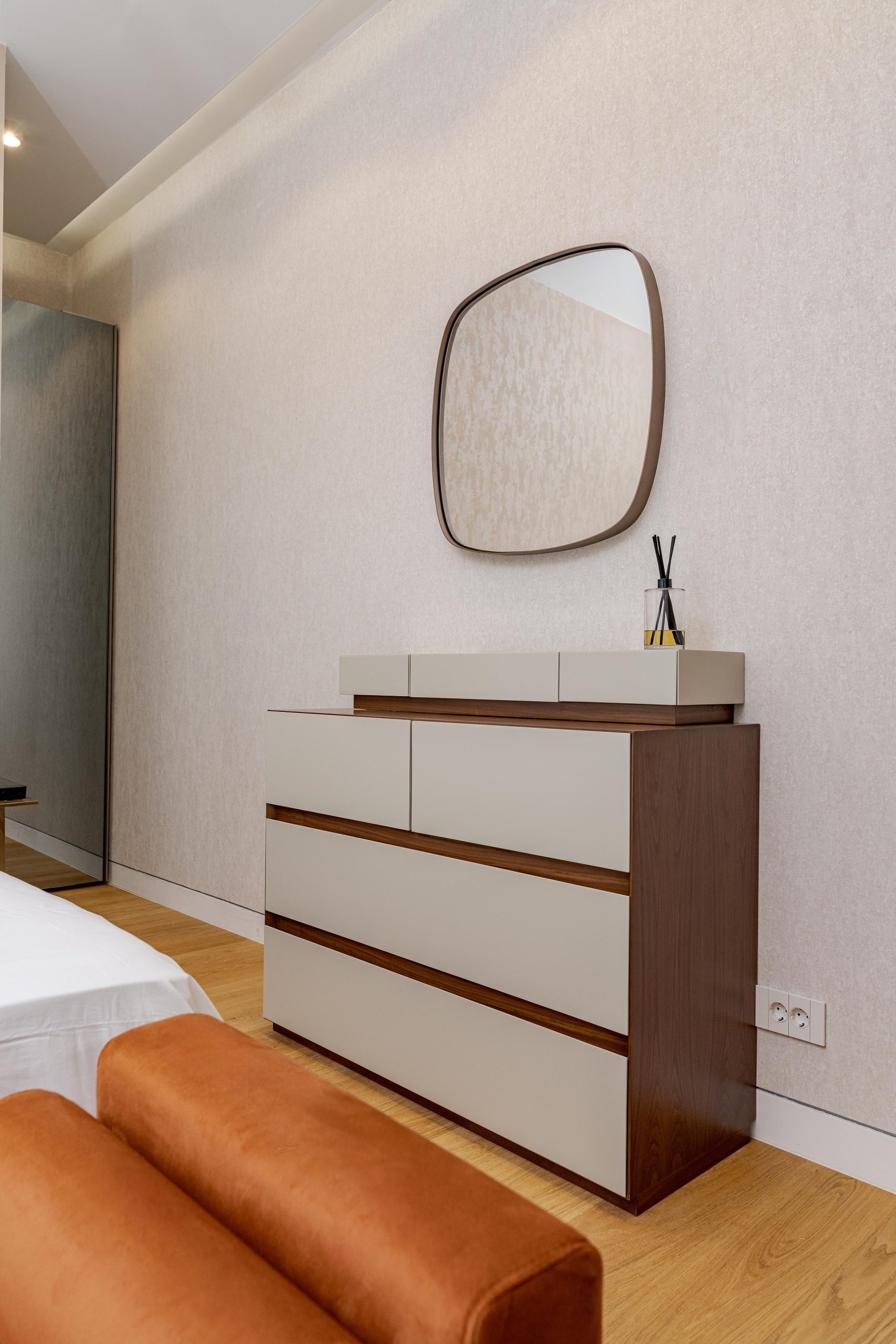 Design-interior-apartament-penthouse-Jardin-du-Nord-by-Noblesse-Group