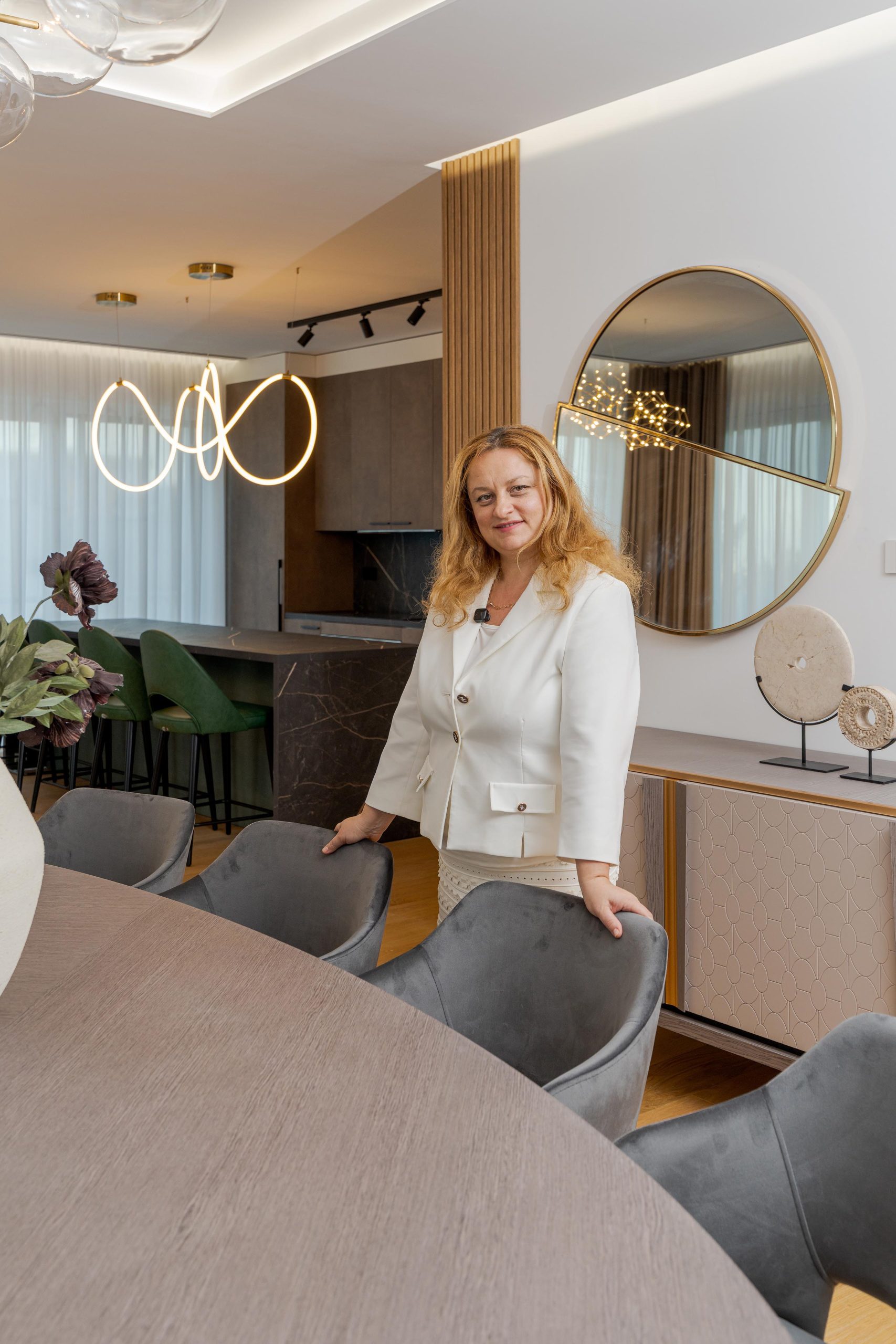 Locul poveștilor de familie – Design interior zona dining penthouse București